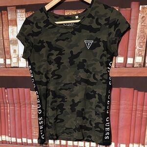 Guess Anna Camouflage logo T-shirt Size Large